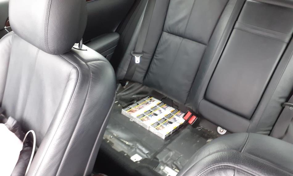 2020-7-2-1230Bulhaři_cigarety v tajných schr_3.jpg